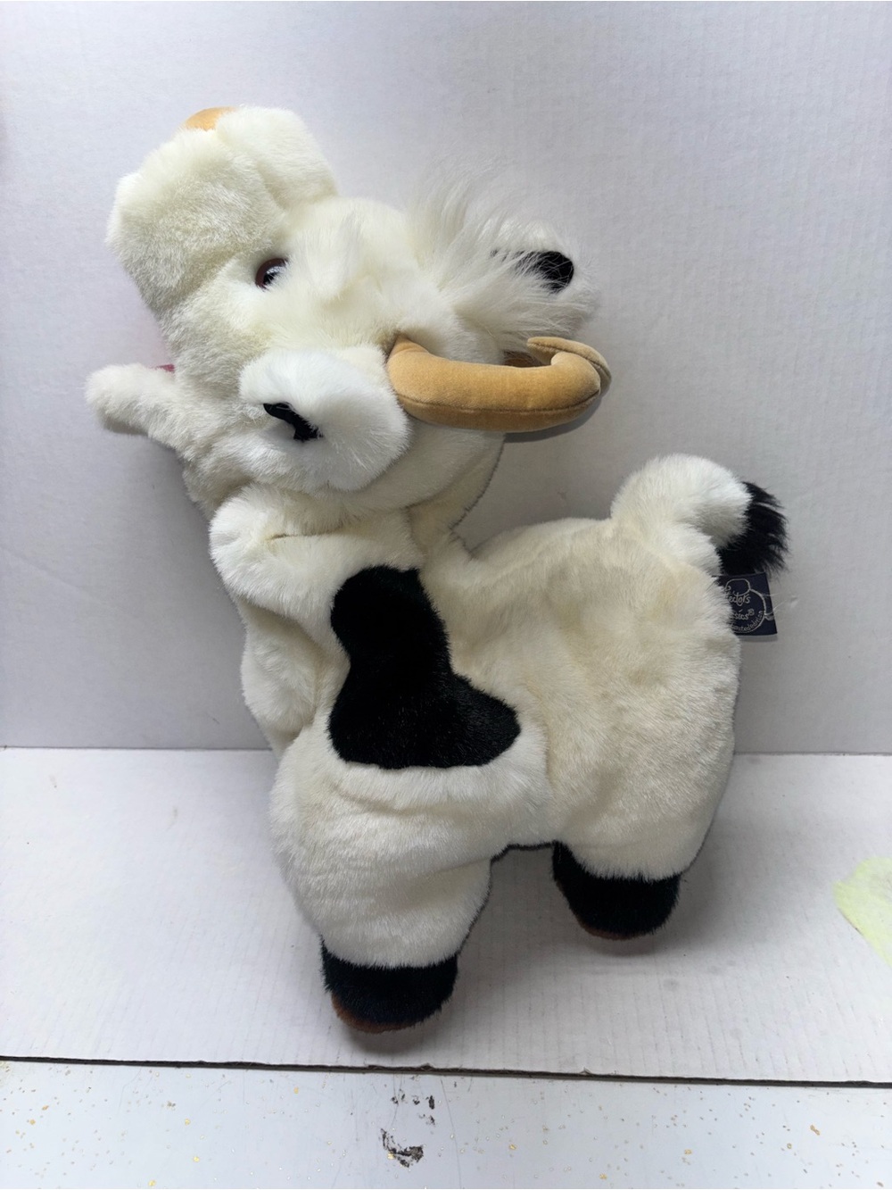 RARE VINTAGE GUND 24"
MAEBELLE COW PUPPET
#9193 COLLECTORS CLASS
1986